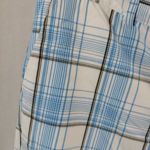 Izod White and Blue Shorts 16.      H07